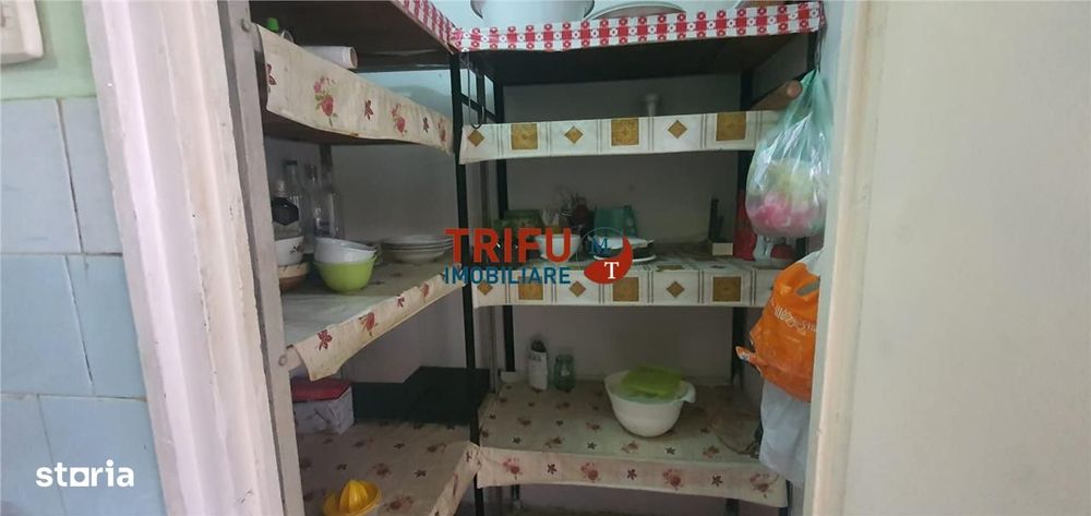 Apartament cu 4 camere de vanzare zona Centru
