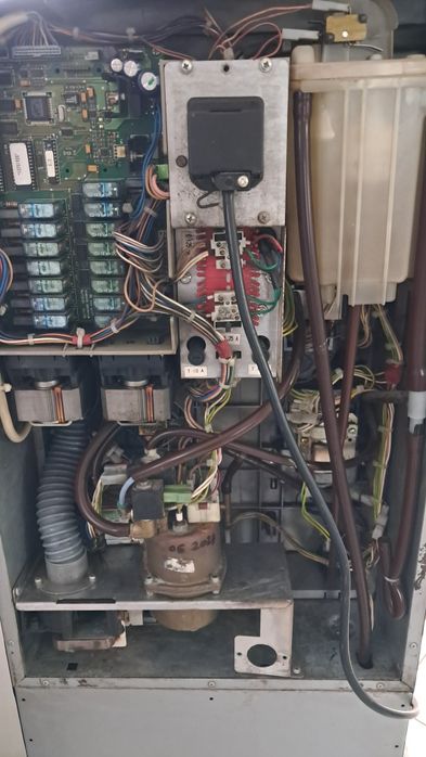 Automate cafea zanussi colibri c5  250euro