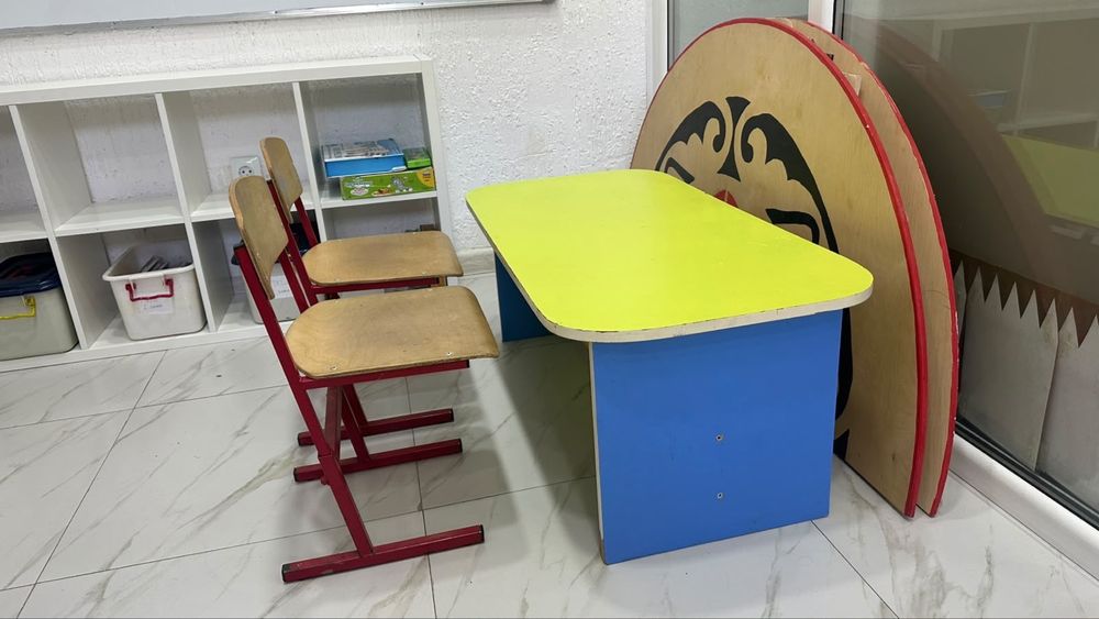 Продам парты и стулья в садик