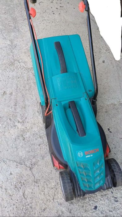 Masina de tuns gazonul