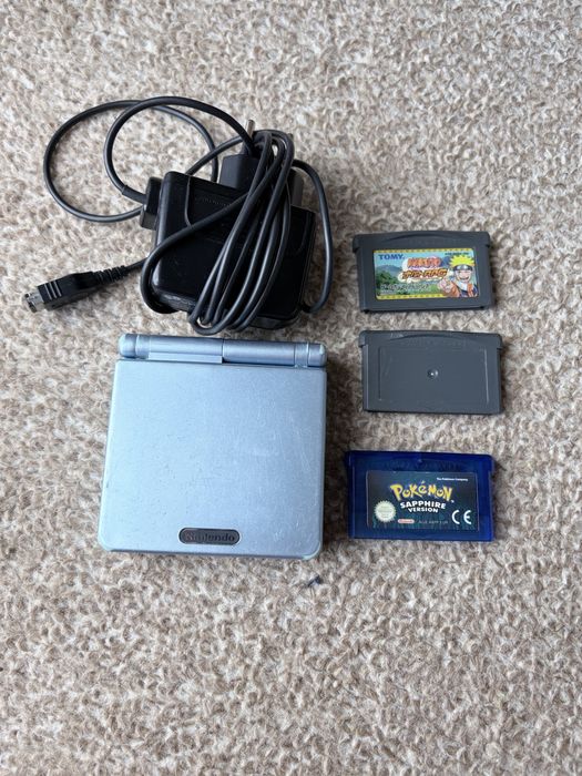 Gameboy Advance  plus 3 jocuri