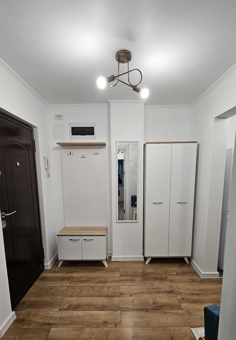 Apartament 2 camere, mobilat, etaj 1, zona Bariera-Catedrala