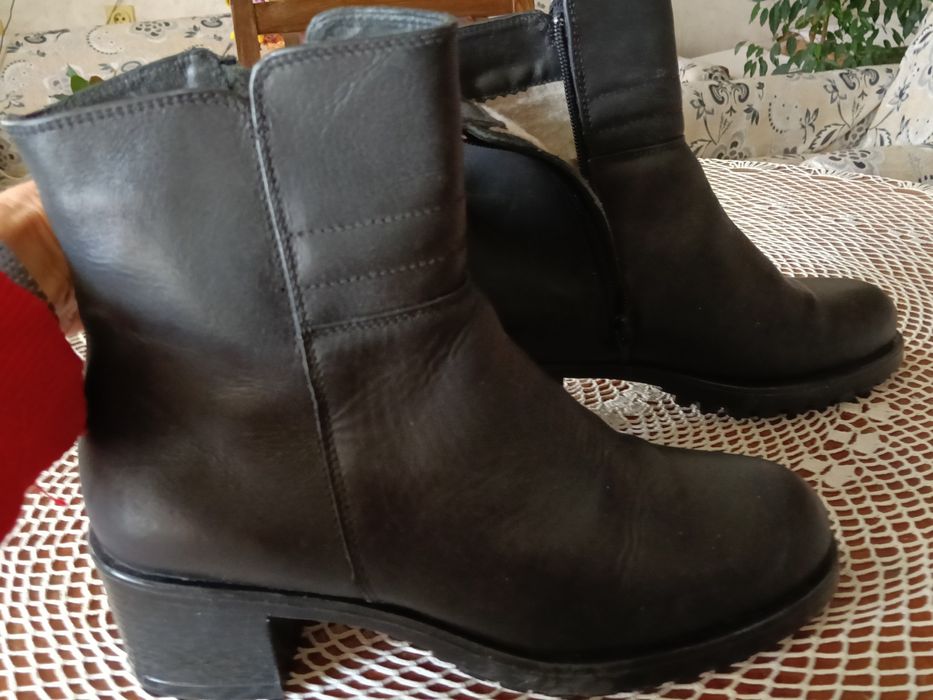 Дамски боти от естествена кожа