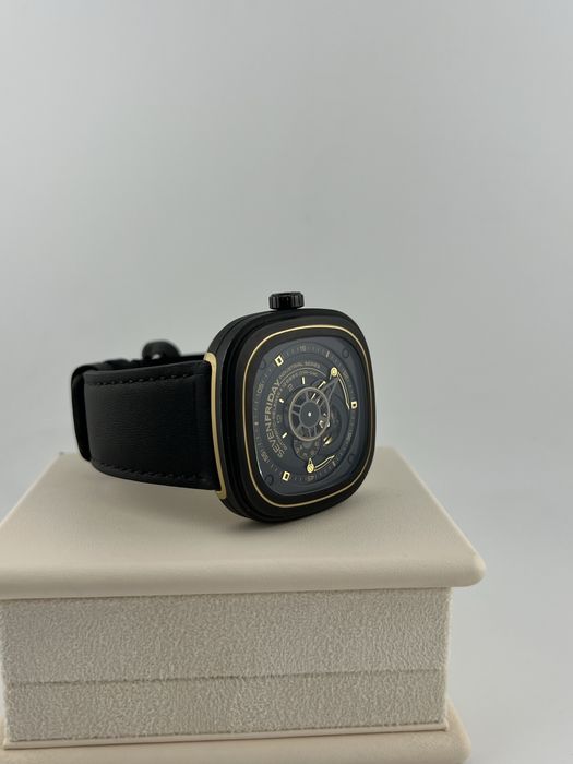 Наручные часы - Sevenfriday