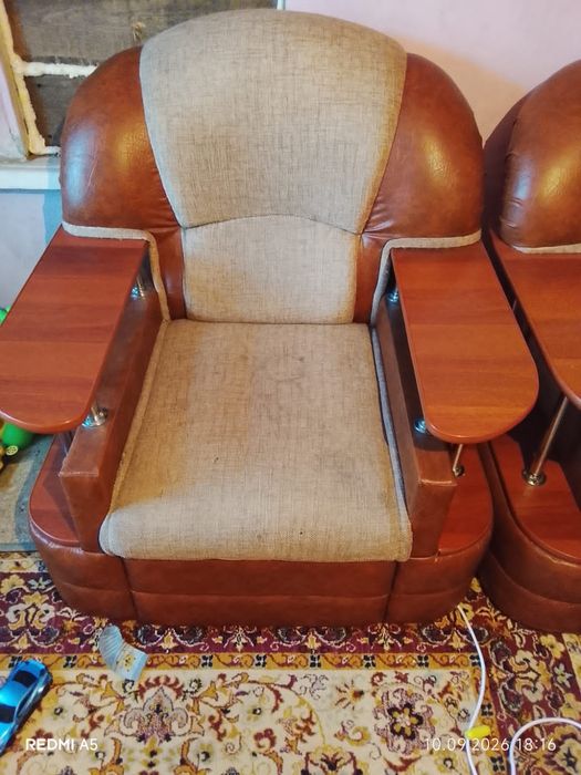 Диван и кресло продам
