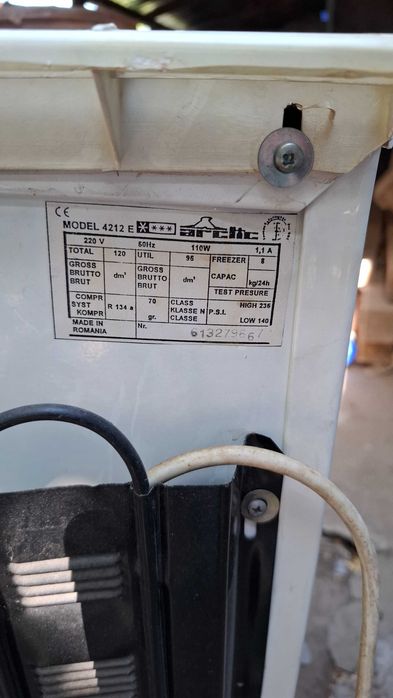 Vand lada frigorifica  cu sertare