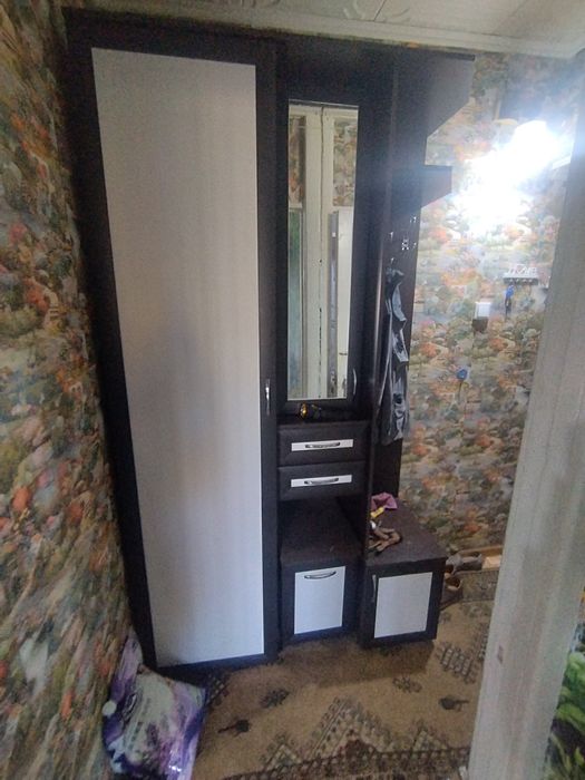 Шкаф в прихожую б/у