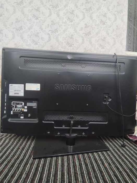 Телевизор samsung