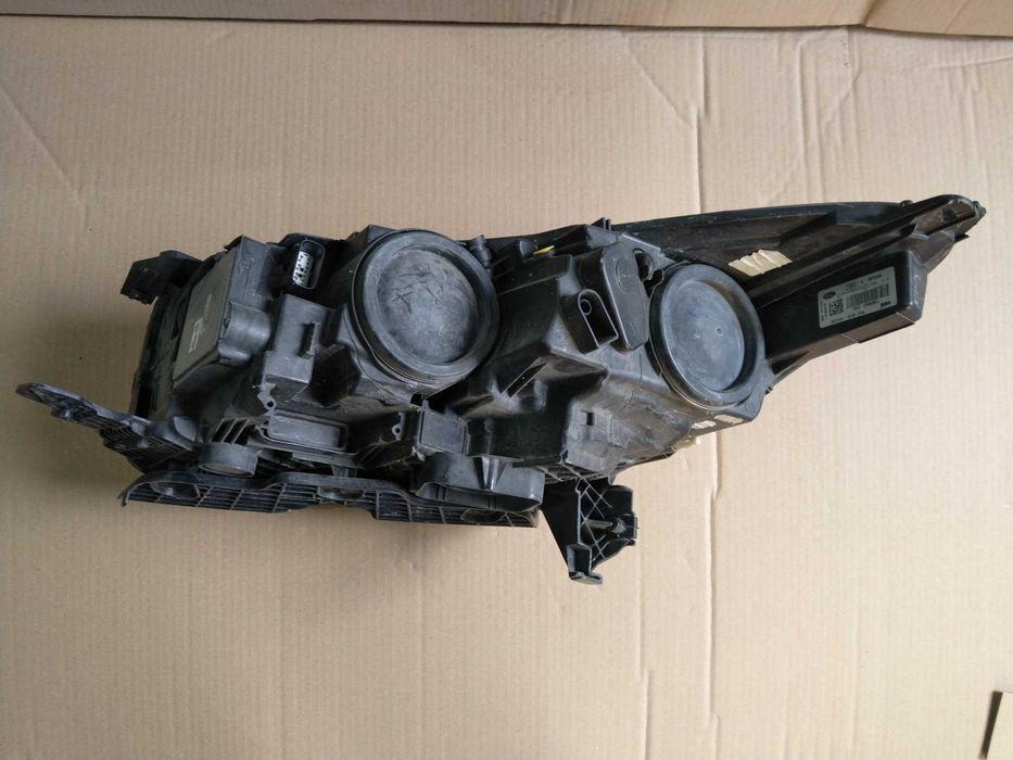 Фар десен за Ford Kuga MK2 Facelift