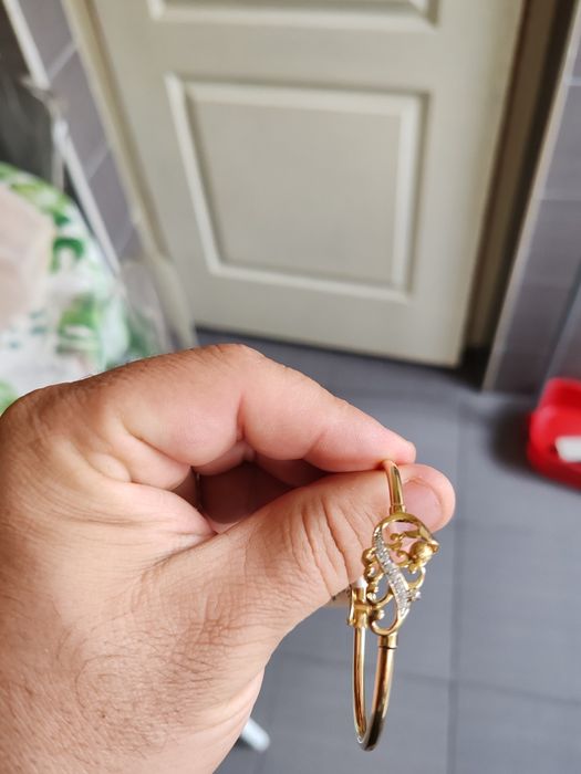 Vând brățară nouă din aur de 18k cumpărată din Dubai cu factura