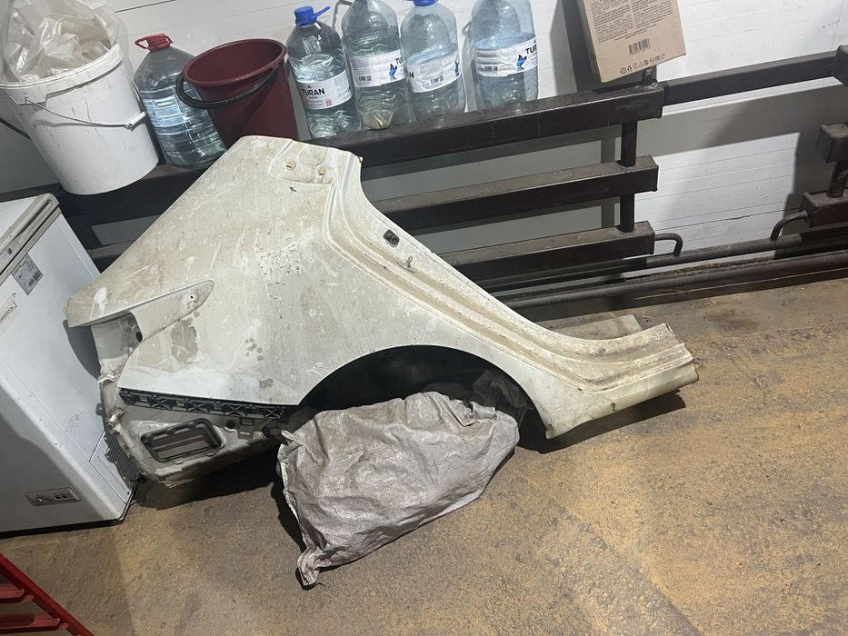 Продам заднюю правую сторону от Hundai Achent 2021 года