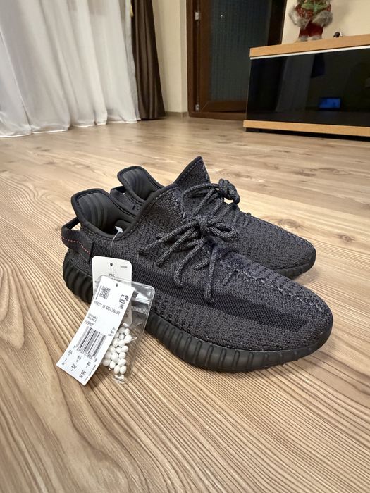 Adidasi Yeezy 350 noi