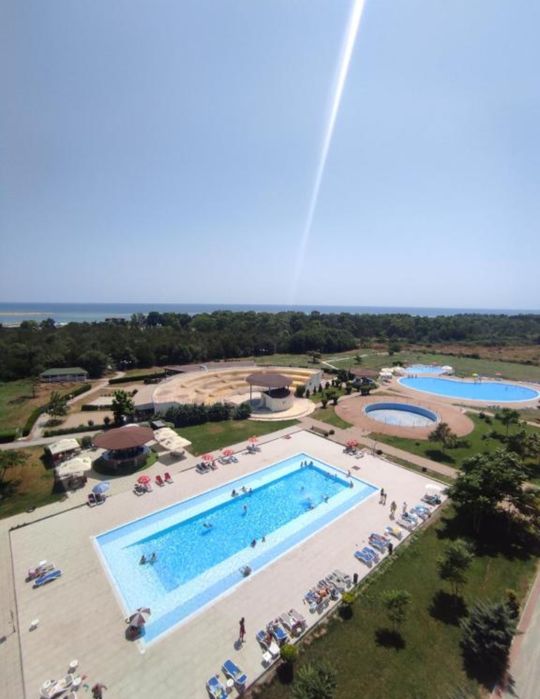 Camera cu vedere la mare, acces gratuit la piscina și aer condiționat