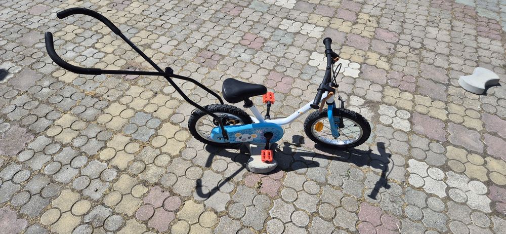Vand bicicleta BTWIN  pt. copii cu roti ajutatoare