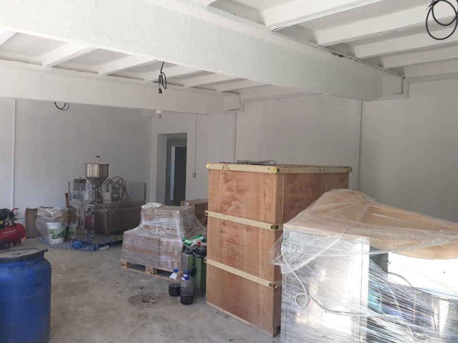 Vand hala de productie/depozitare in suprafata de 350mp, teren 600mp