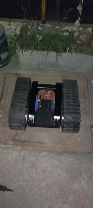 Робот гусеничный