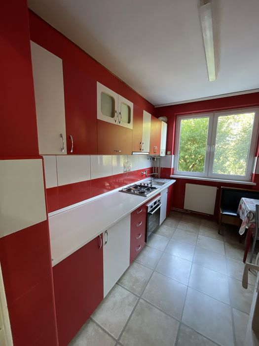 Se inchiriaza apartament cu 3 camere