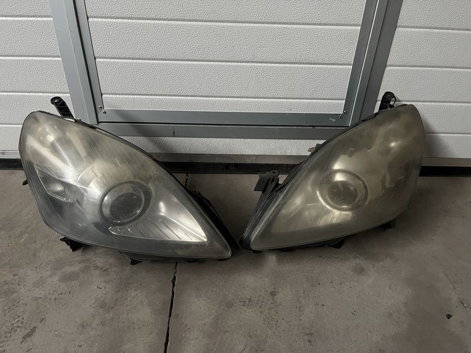 Far / faruri stânga dreapta Opel Zafira B cu xenon