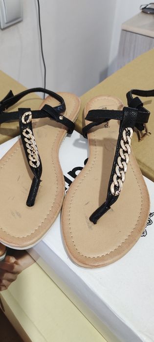 Женская босоножка