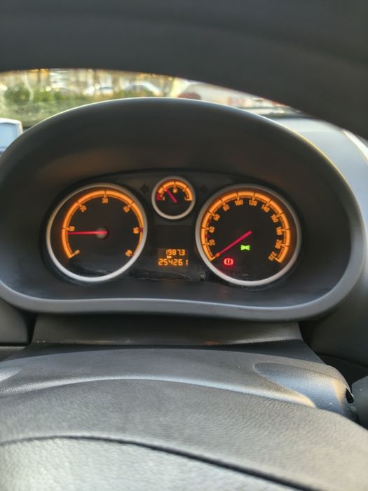 Vând Opel CORSA D