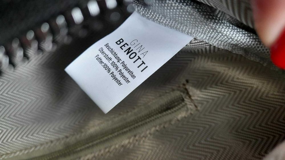 Чисто нова чантичка BENOTTI