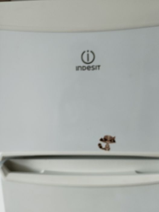 Прода Халодильник INDESIT  Срочно Продаю !!!