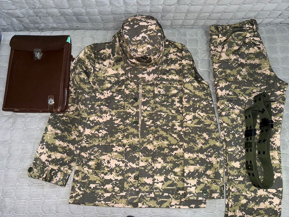 Продам военную форму с бушлатом