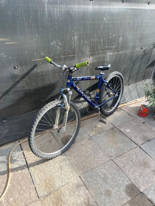 Saracen Mtb Traverse cu roti de 26 și cadru aluminiu