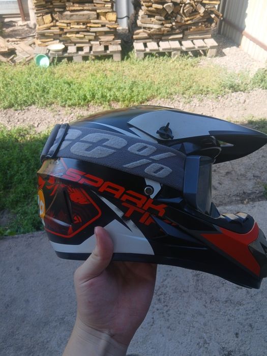 Продам шлем spark tiki