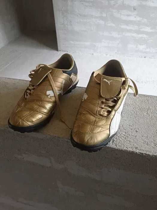 Vând ghete fotbal Puma