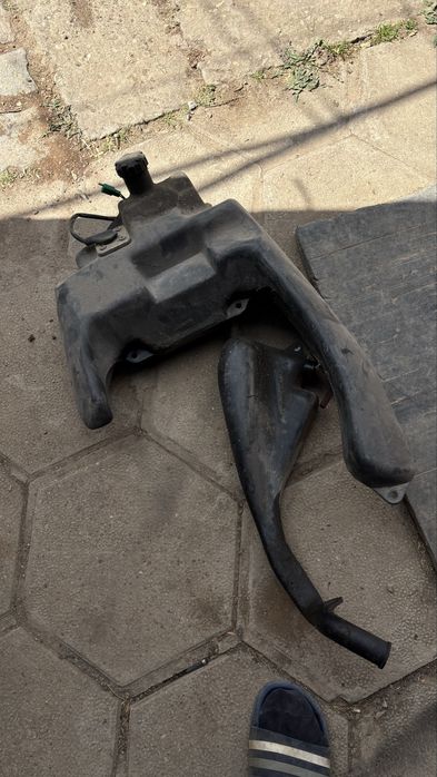 Продовам останали части за malaguti f12