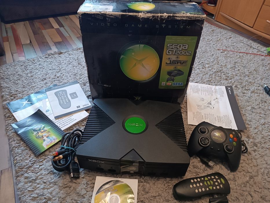 Xbox clasic  complet cutie originala, manuale, telecomanda, dongle joc