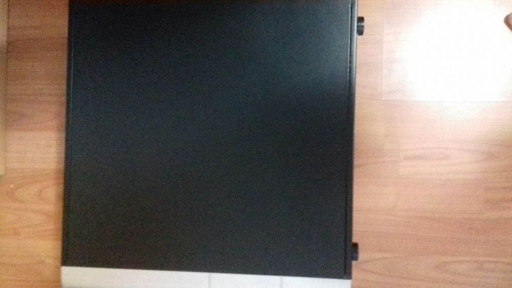 Vând PC pentru piese