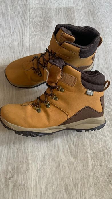 Продам кроссовки ботинки