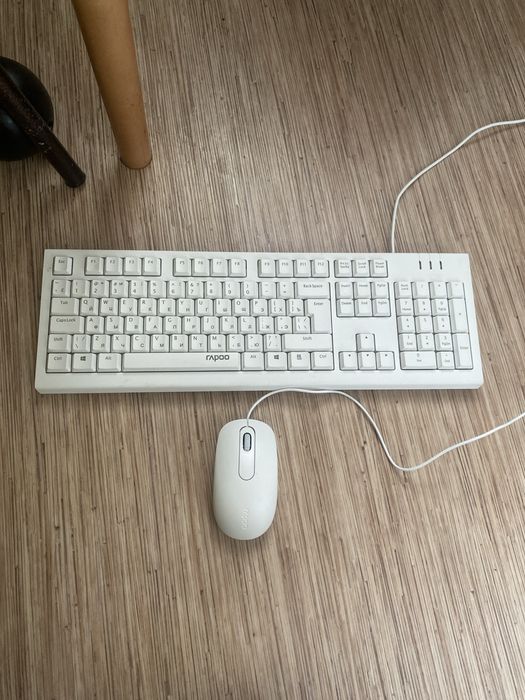 Продам Клавиатуру с мышкой