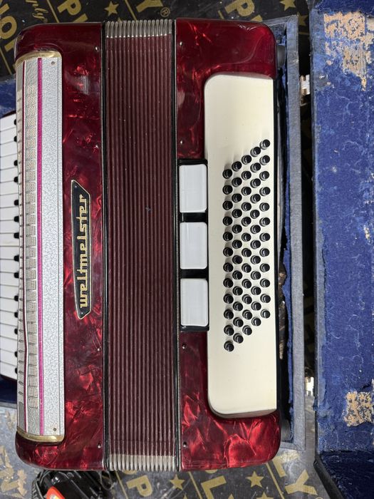 Немски акордеон Weltmeister с куфар