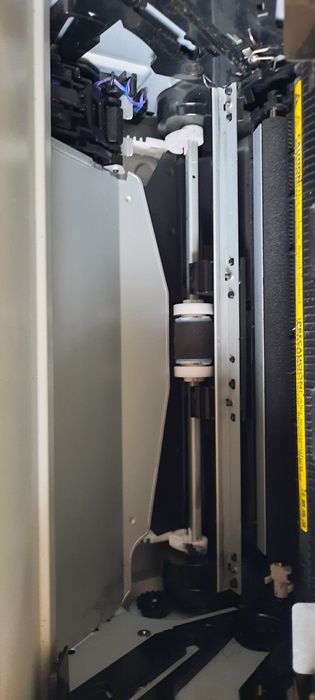 Продам принтер HP P1102 в отличном состоянии, использовался дома