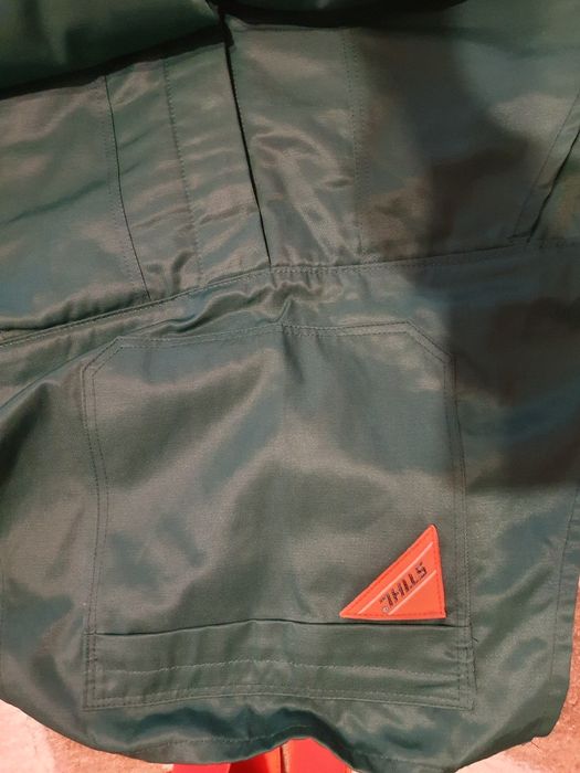 Pantaloni tip pieptar cu protecție Sthil