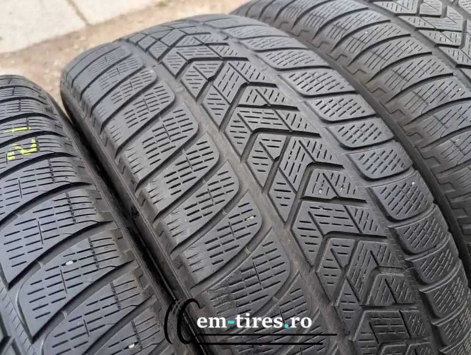 SET 4 Anvelope Iarna 235/55 R19 PIRELLI Scorpion Winter MO  Runflat