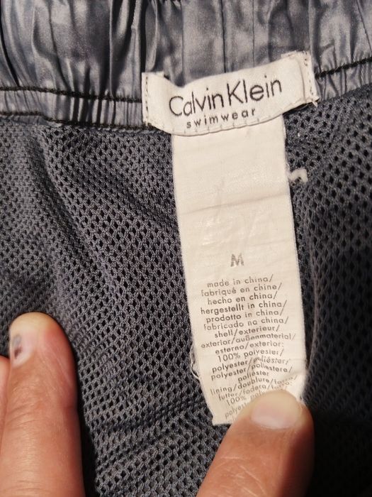 Calvin Klein  бански М отговарят на L