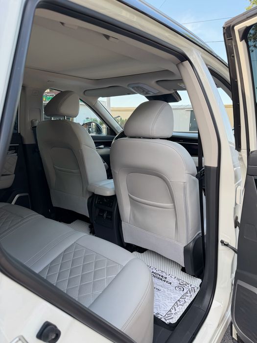 Dongfeng Nissan Venucia Star