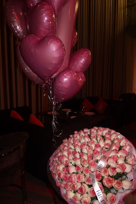 цветы 101 роза свежие