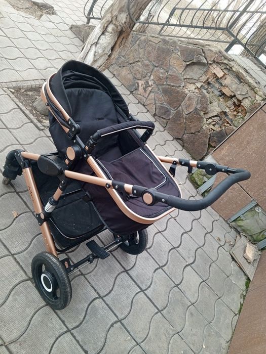 Детская коляска и ванночка