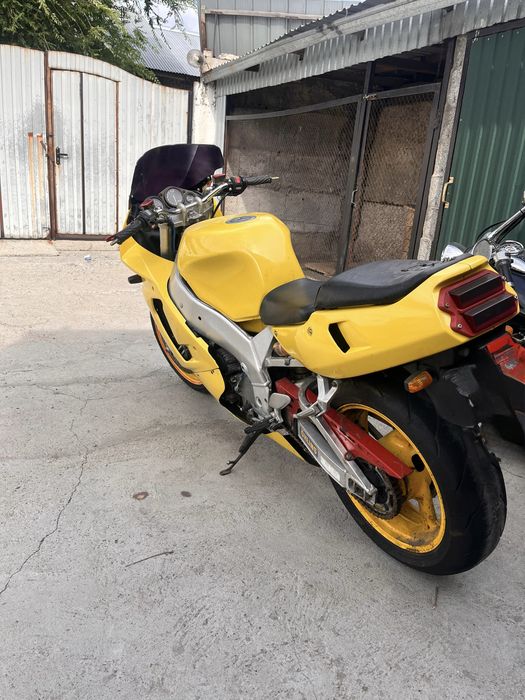Yamaha YZF 750r 1995 год