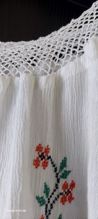 Ie (cămașă) tradițională cusuta manual