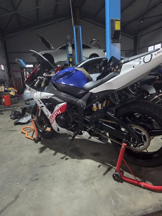 Yamaha r1 ediție limitata