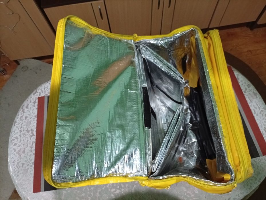 Vând geantă termoizolantă glovo