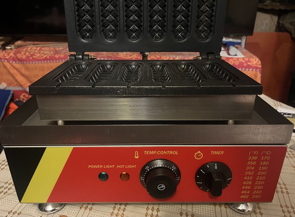 Машина за хот дог на клечка