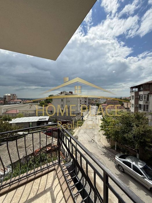 ПАРКОМЯСТО ! Етаж от къща под наем - Виница