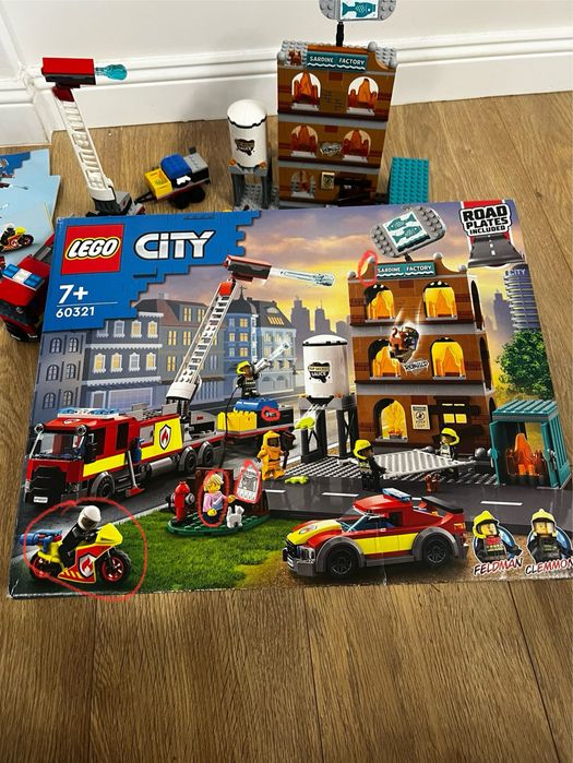 LEGO City 60321 – Brigada de Pompieri (fara moto si un omulet)